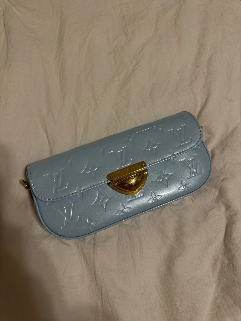 Louis Vuitton Malibu Pochette Sky Blue Vernis Leather